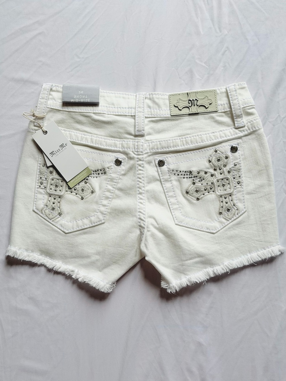 Miss Me Mid-Rise Shorts - Size 26 - White Slim Cut Off Denim Rhinestone Pockets - Picture 2 of 6